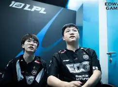 球星爆发！LPL赛场再现神级操作的简单介绍