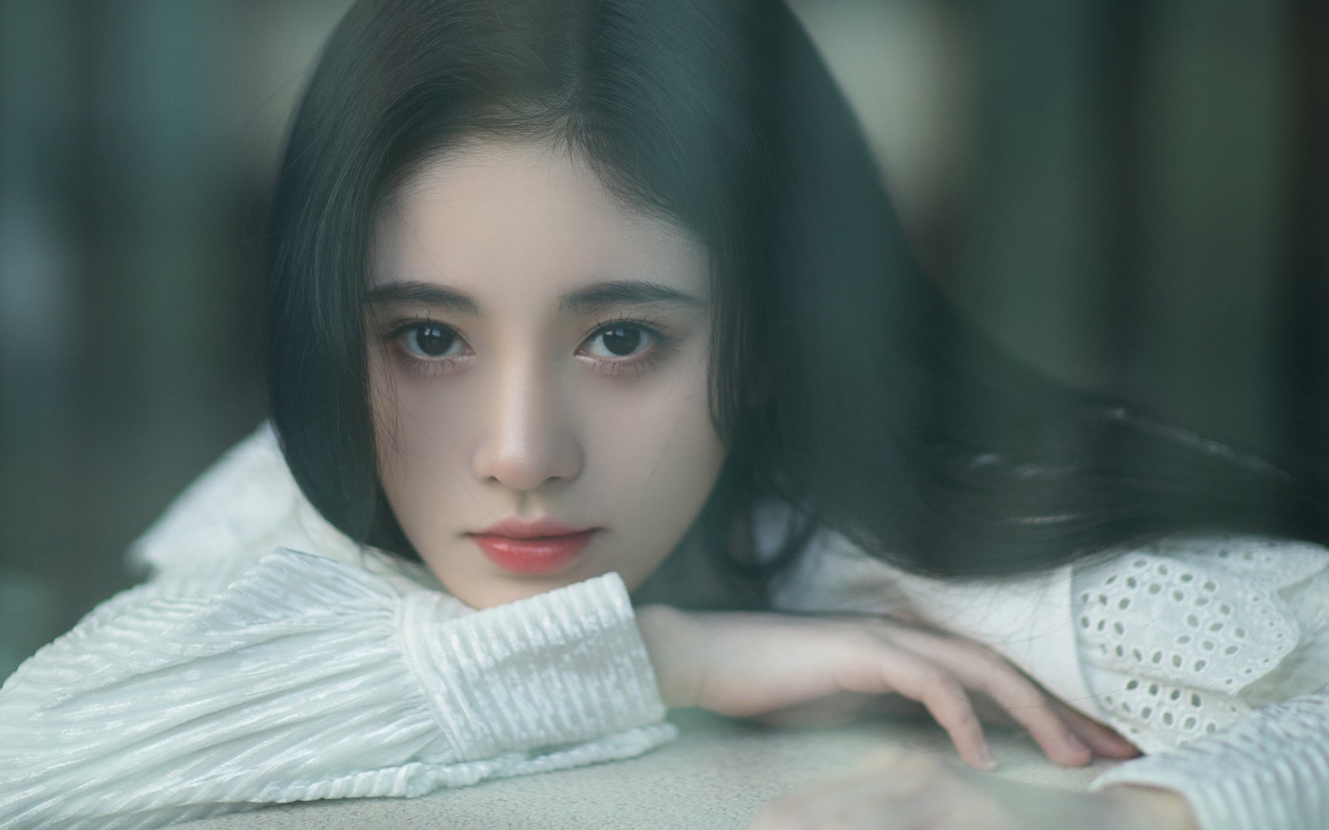 烽火连天处,亦有孤光照征途