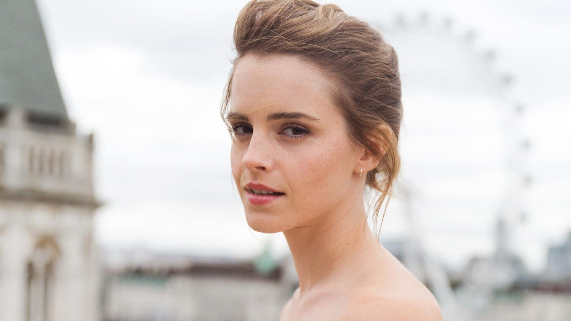 0.4秒定生死,迈凯伦如何用一次进站碾碎哈斯50圈的苦守