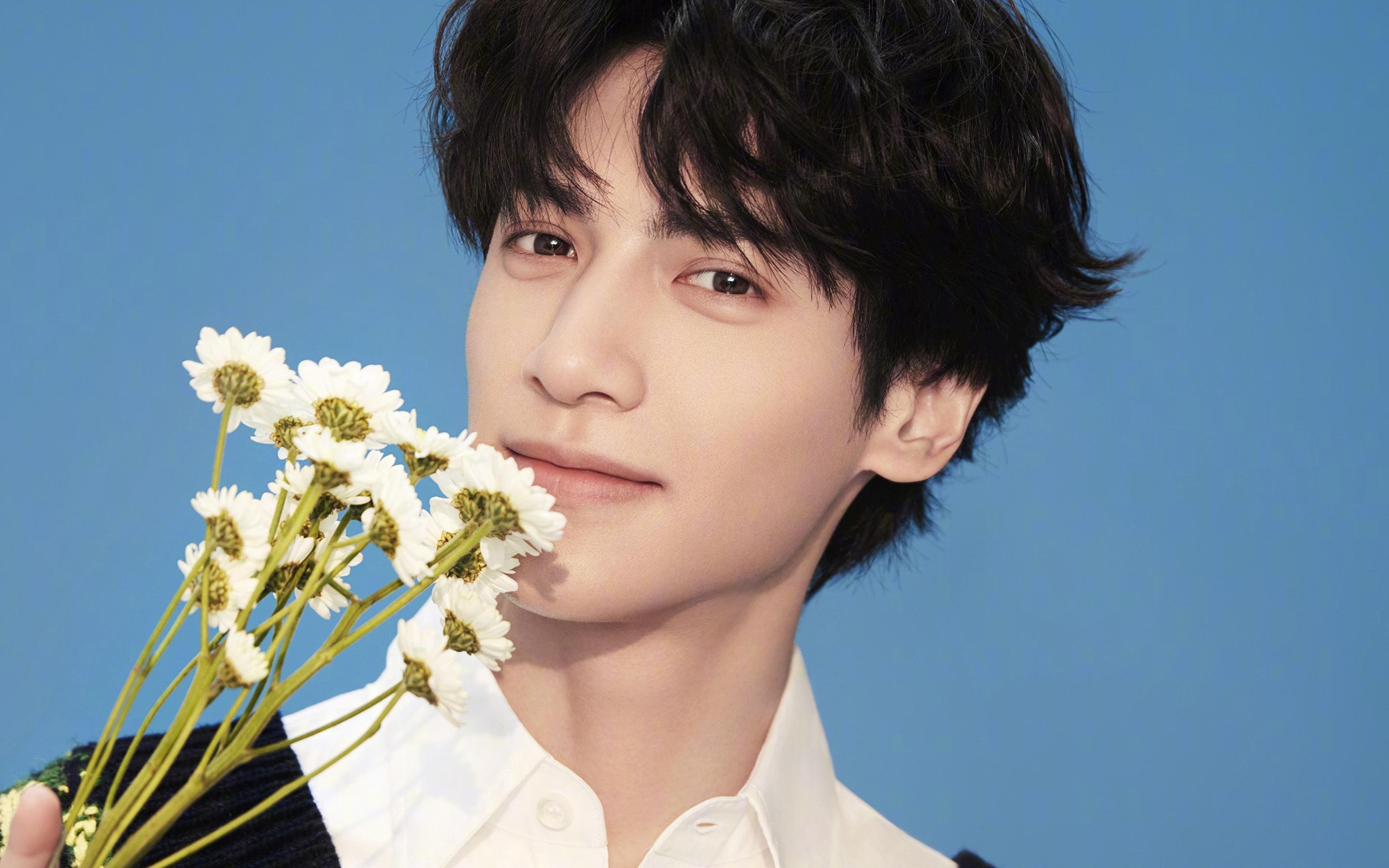 双城记,当英超烽火点燃篮网巅峰,鹈鹕如何奏响体育交响?