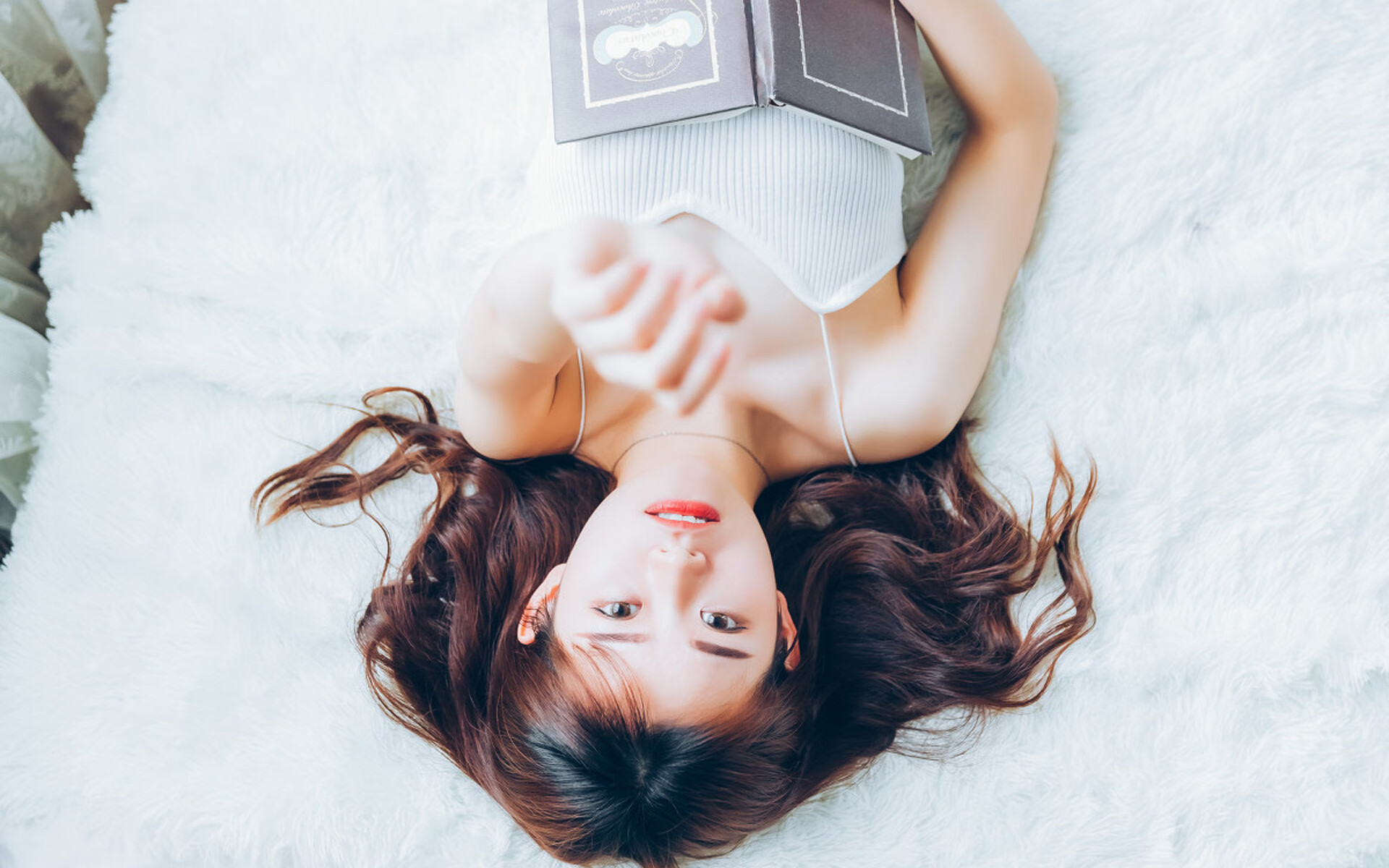 中场之眼与战术铁幕，阿尔瓦雷斯如何以智慧统治全场，摩纳哥用体系压制安哥拉