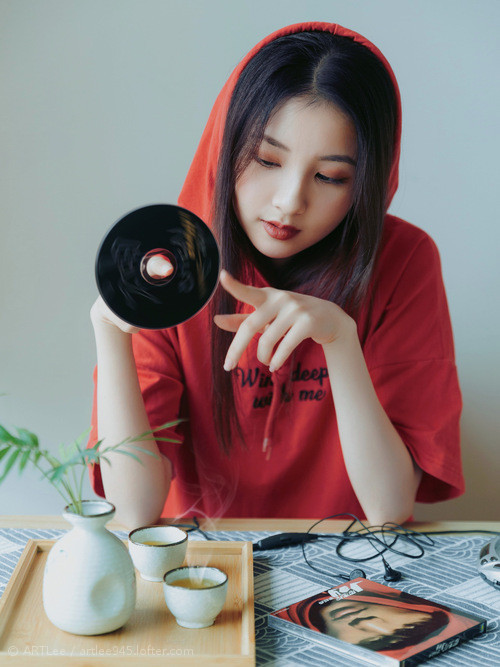 绿茵场的窒息感与篮球场的从容，能量共振的体育周末