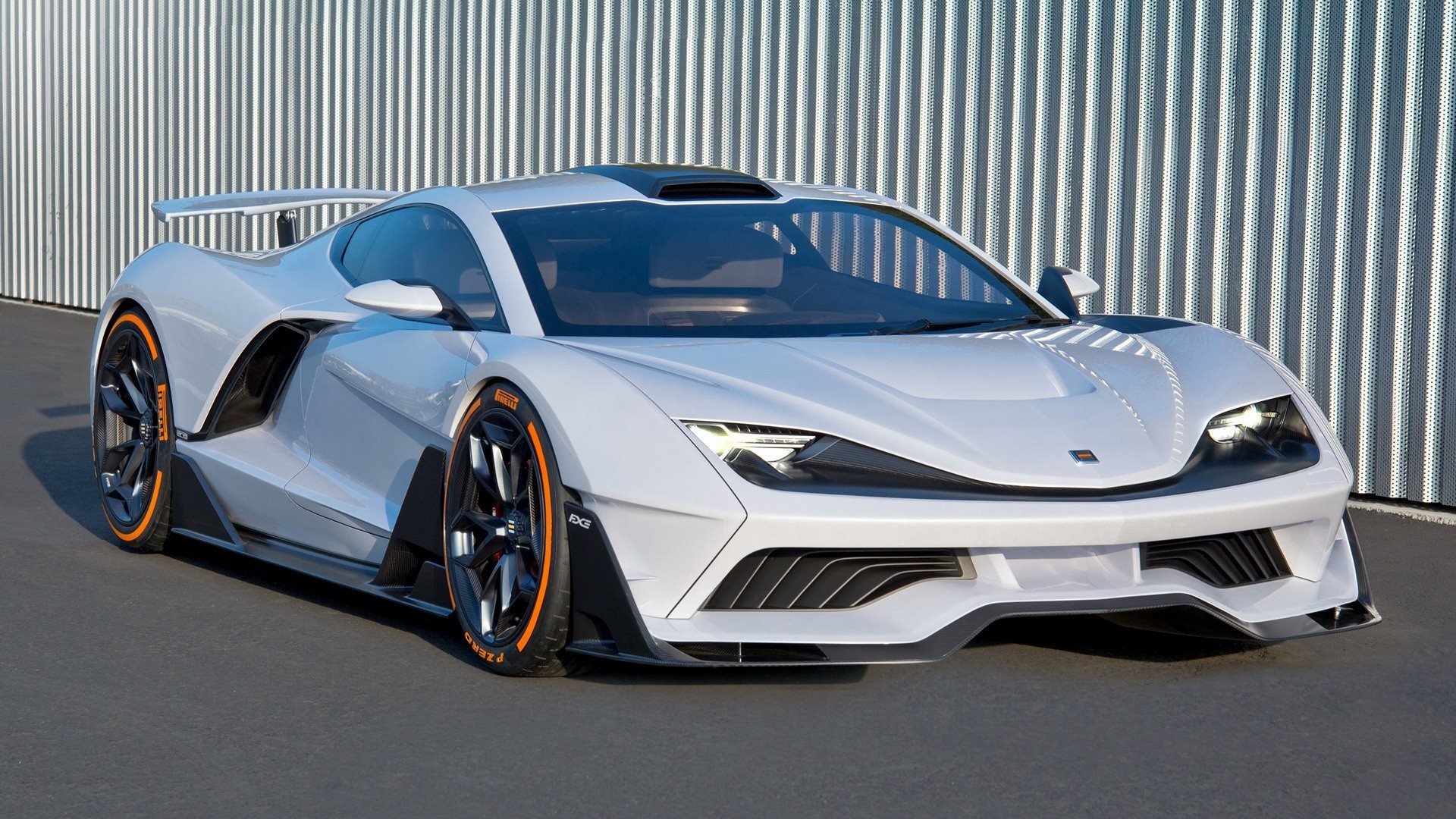 爱游戏体育-唯一性的两面，在殿堂之上，以街巷之名