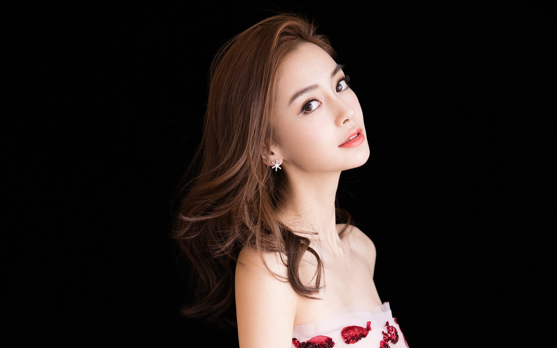 唯一性的两面，在殿堂之上，以街巷之名